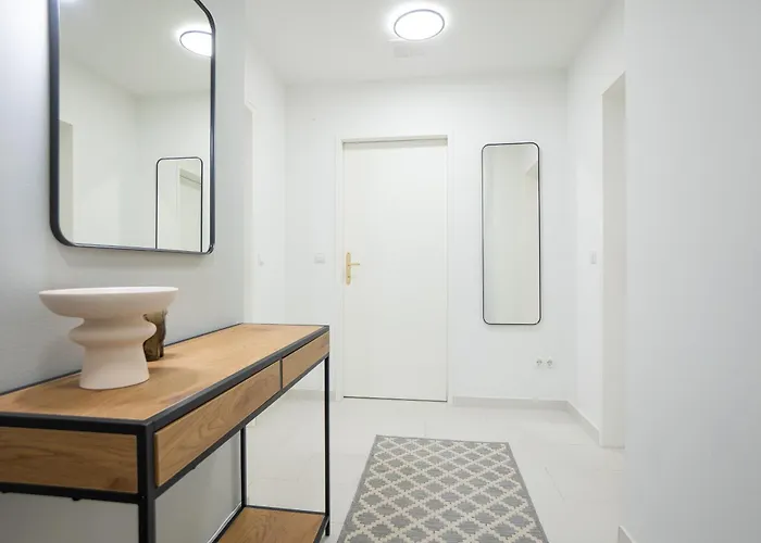 Bright Stylish With A Huge Terrace In A Location Vídeň